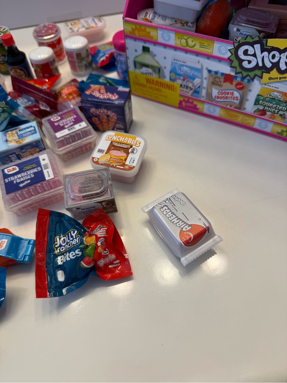 Shopkins Real Littles Season 17-SNACK TIME RANDOM LOT OF 5 SHOPKINS - Picture 2 of 8
